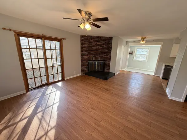 6101 Stonewall AVE, Downers Grove, IL 60516