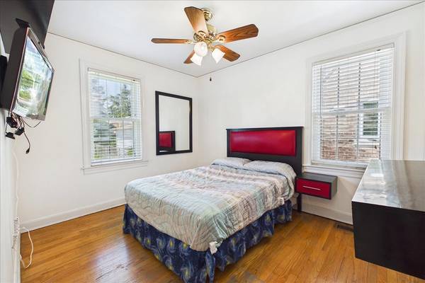 1934 Canfield RD, Park Ridge, IL 60068