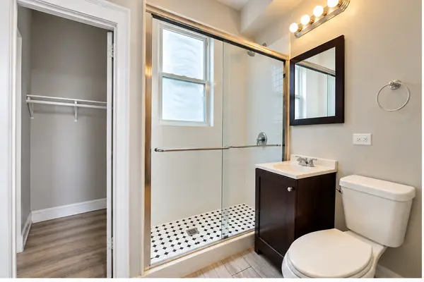 6912 N Ashland BLVD #411, Chicago, IL 60626