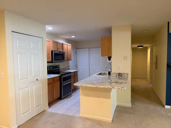 2404 Windward BLVD #104, Champaign, IL 61821