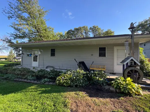 1655 Woodcrest AVE, Owatonna, MN 55060