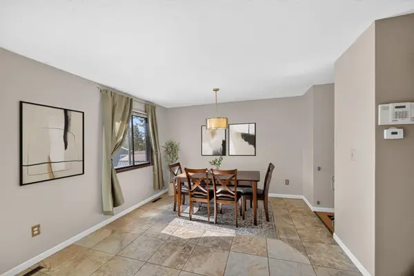 915 40th ST NW, Rochester, MN 55901