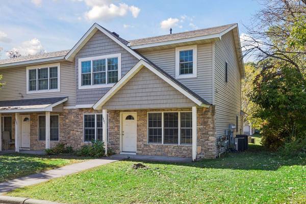 1881 Garden WAY, Saint Paul, MN 55119