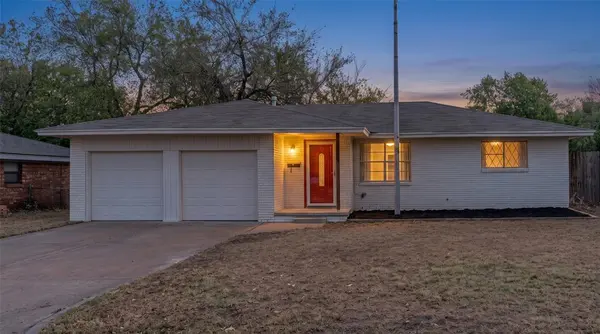 117 NE 11th ST, Moore, OK 73160