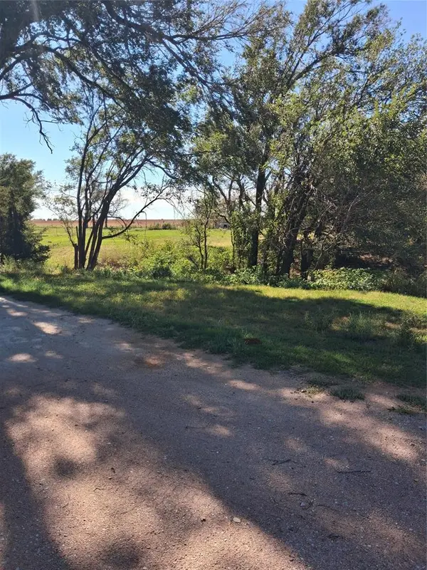 21154 E 1130 RD, Foss, OK 73647