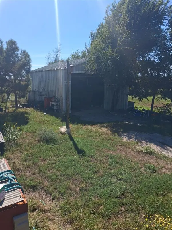 21154 E 1130 RD, Foss, OK 73647