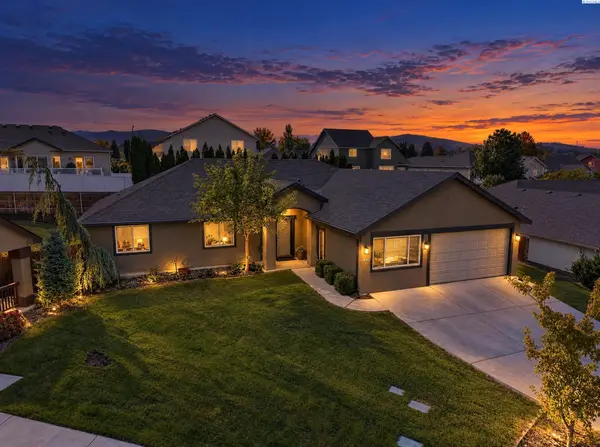 497 Charbonneau Dr, Richland, WA 99352