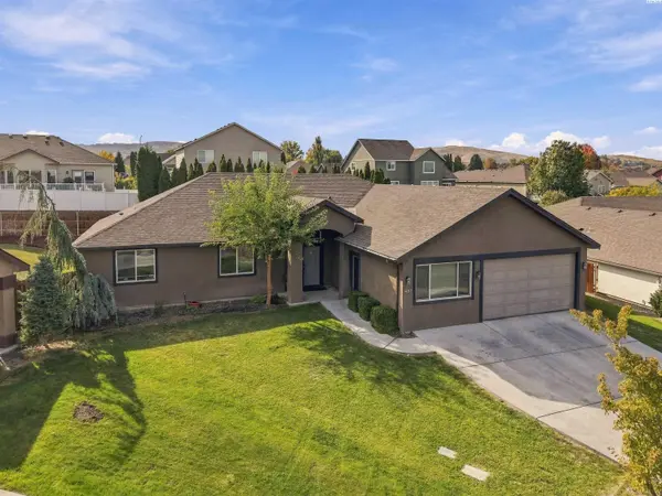 497 Charbonneau Dr, Richland, WA 99352