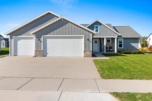 2985 E BLUETOPAZ DR, Appleton, WI 54913-2326