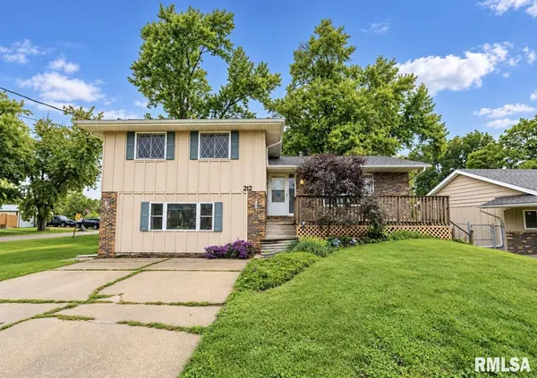 212 GARDENA AVE, East Peoria, IL 61611