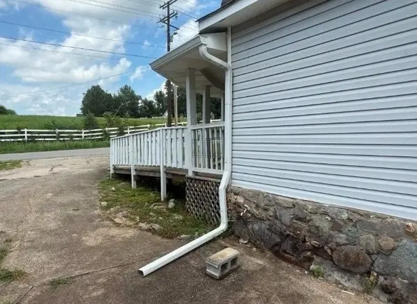 565 Brattontown Cir, Lafayette, TN 37083