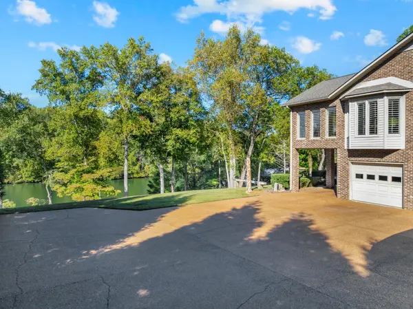 2032 Little Hurricane Rd, Winchester, TN 37398