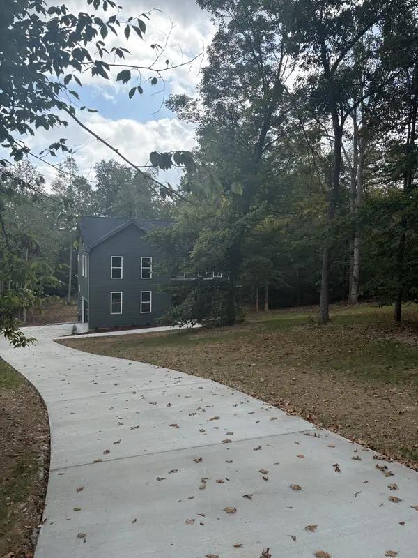 10022 Forest Lane, Bon Aqua, TN 37025