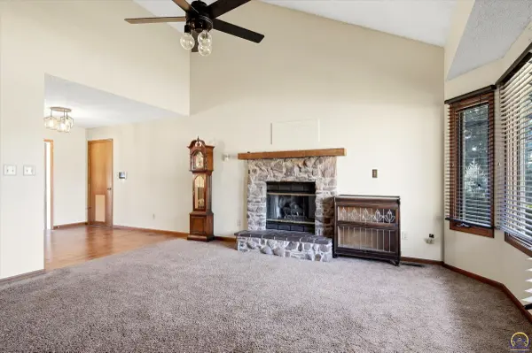 1629 NW 33rd PL, Topeka, KS 66618
