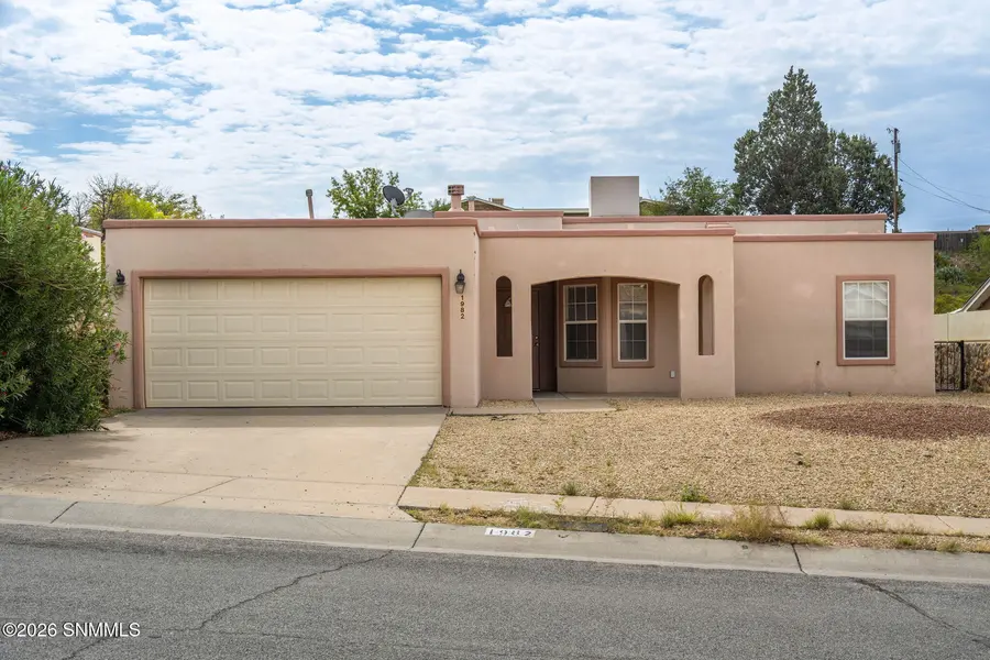 1982 Bentley DR, Las Cruces, NM 88001