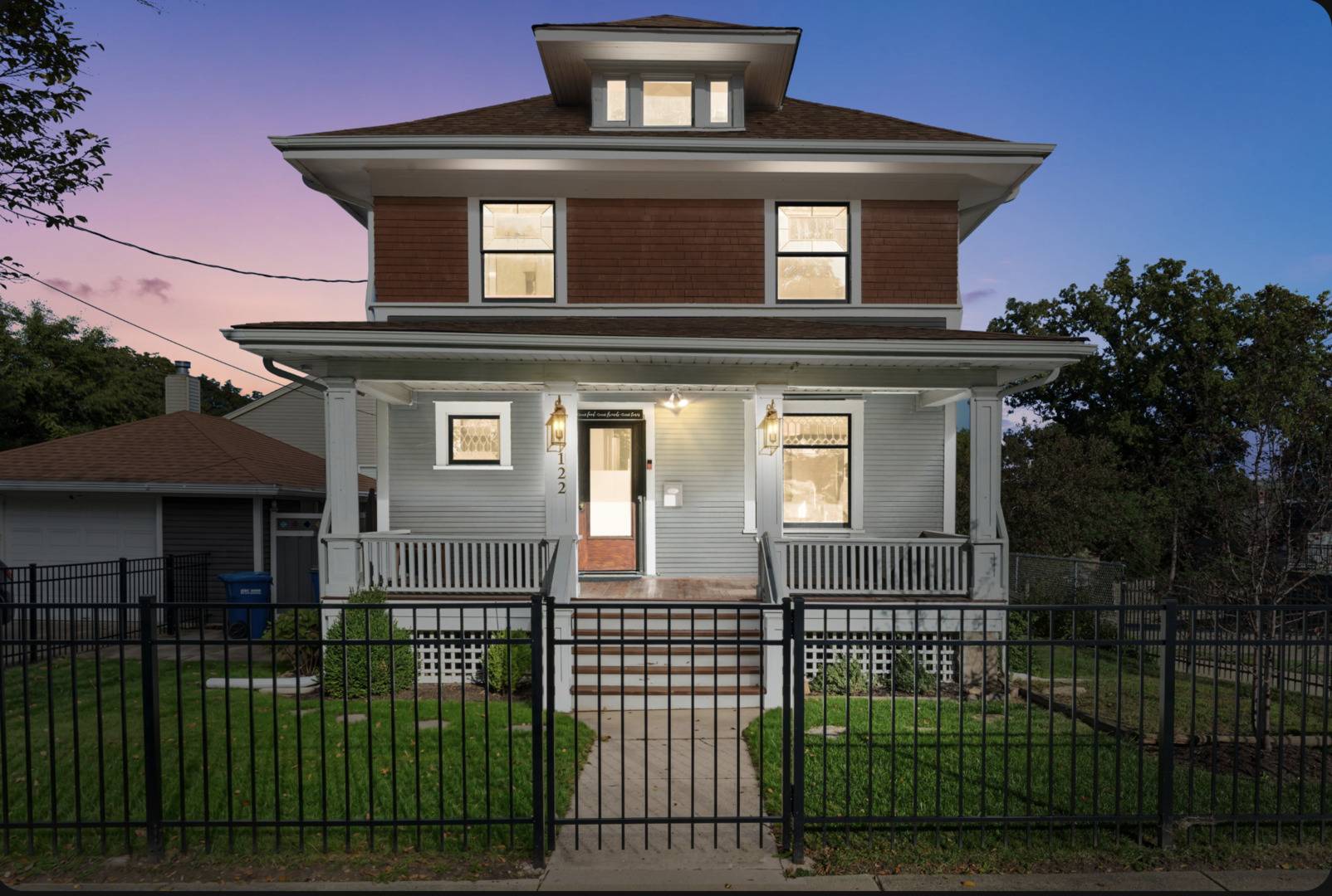122 S 5th ST, St. Charles, IL 60174