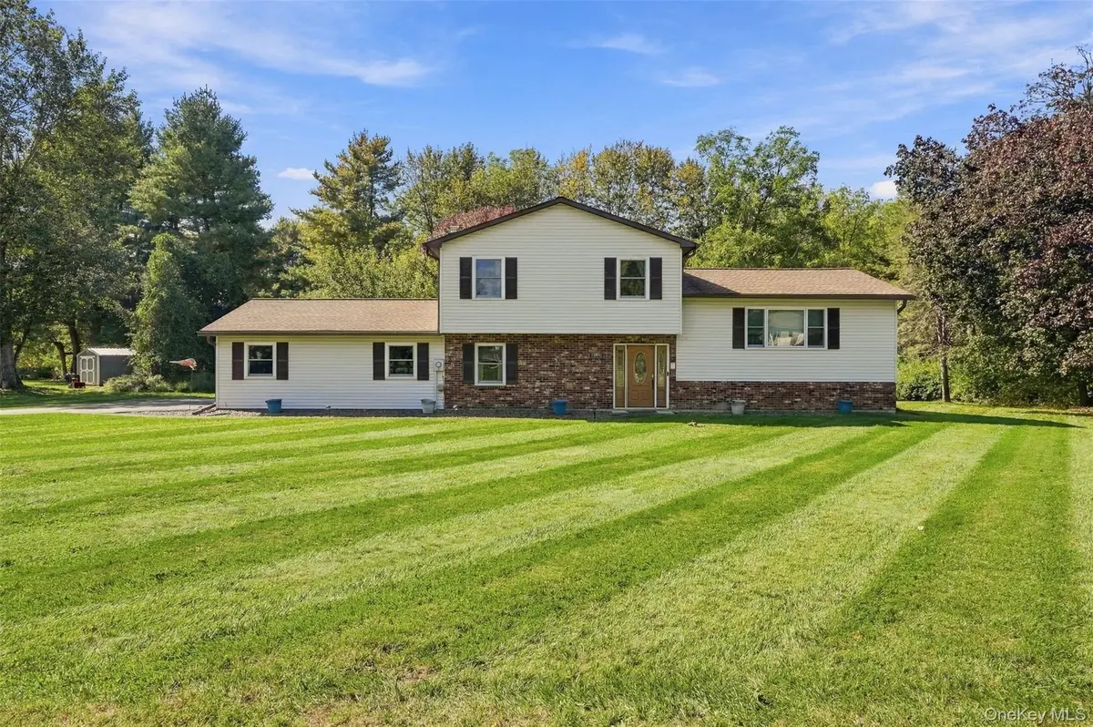 23 Stephen DR, Hopewell Junction, NY 12533
