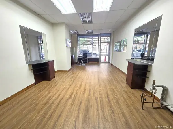 3220 34th AVE #STORE 2, Astoria, NY 11106