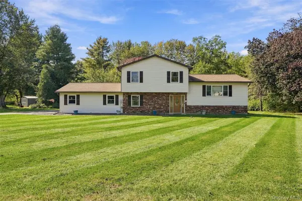 23 Stephen DR, Hopewell Junction, NY 12533