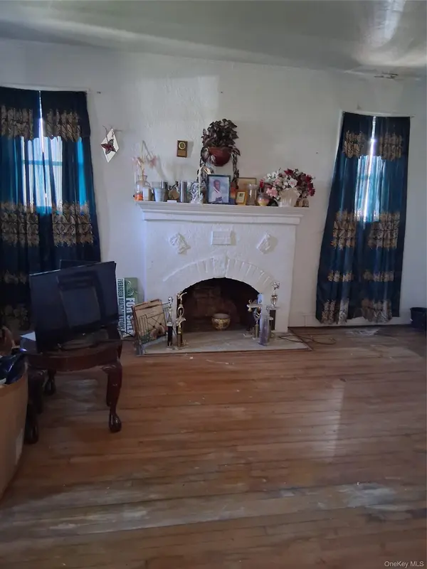 139-23 230 ST, Laurelton, NY 11413