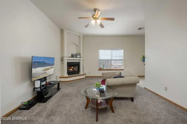 1982 Bentley DR, Las Cruces, NM 88001