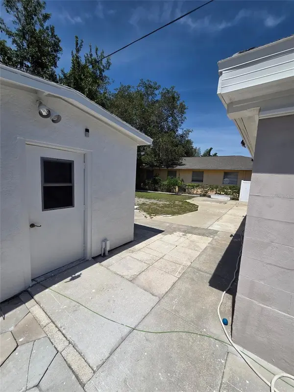 8205 48TH AVE N, St Petersburg, FL 33709