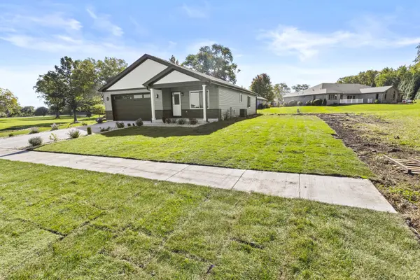 406 E Butler AVE, Grant Park, IL 60940