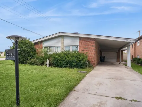 8560 W Clara DR, Niles, IL 60714