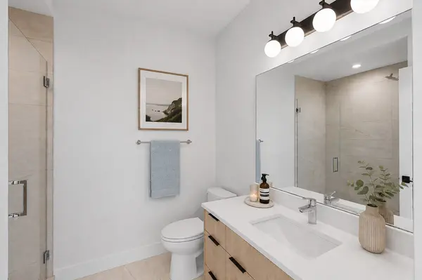 904 W Dakin ST #401, Chicago, IL 60613