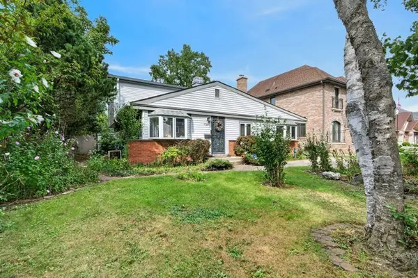 7106 Beckwith RD, Morton Grove, IL 60053