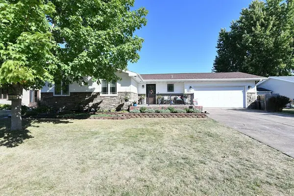 2213 26 1/2 AVE S, Fargo, ND 58103