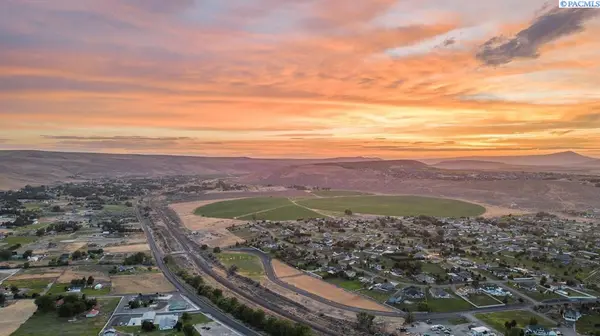 107043 E 245 Pr SE, Kennewick, WA 99338