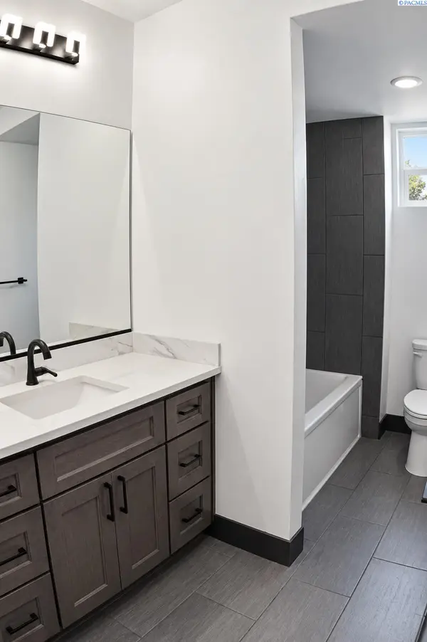 3312 Bing Street, West Richland, WA 99353