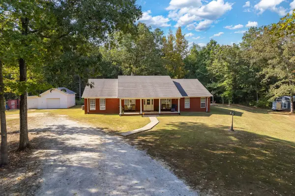 197 Adkins Ln, Lexington, TN 38351
