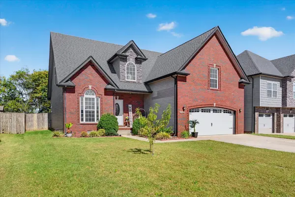 695 Ellie Nat Dr, Clarksville, TN 37040