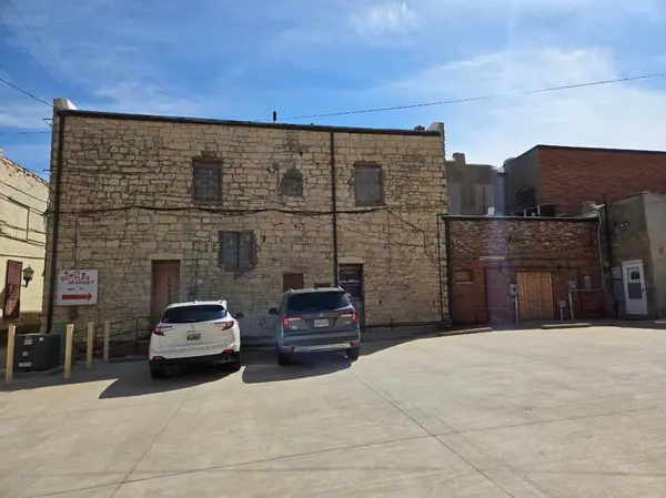 107 N Main St, El Dorado, KS 67042