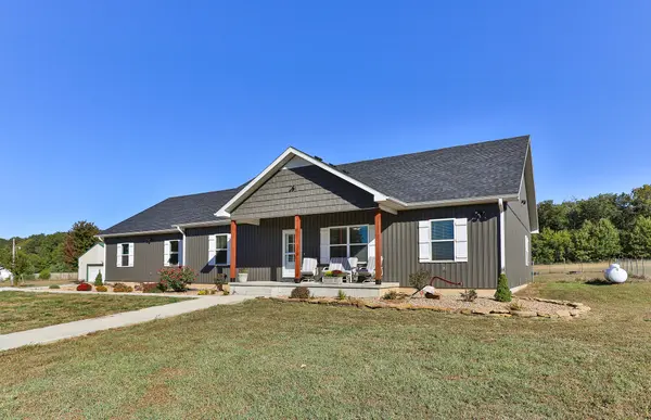 779 E 446th RD, Bolivar, MO 65613
