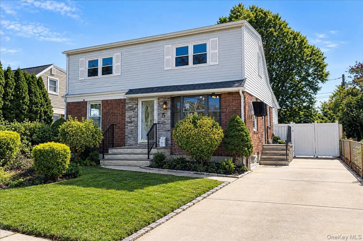 5 Edward AVE, Hicksville, NY 11801