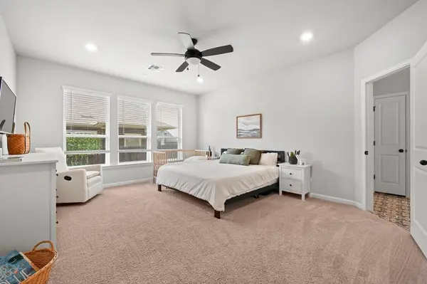 166 Twistleaf DR, Buda, TX 78610