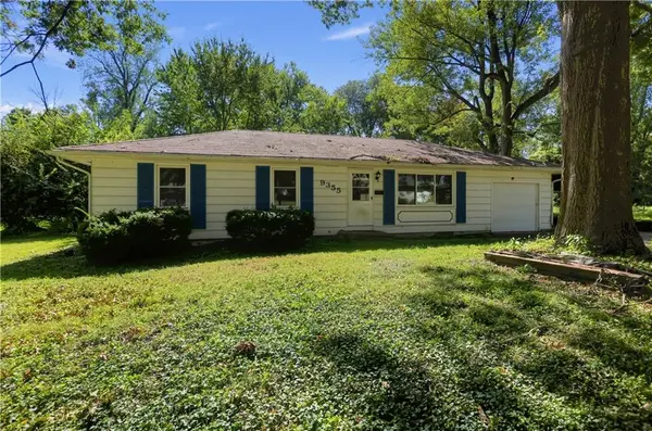 9355 E 69th ST, Raytown, MO 64133