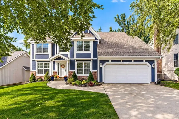 16110 W 82nd PL, Lenexa, KS 66219