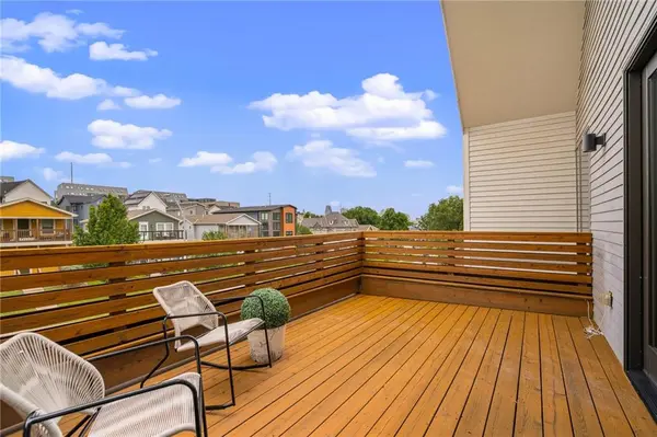 2549 Tracy AVE, Kansas City, MO 64108