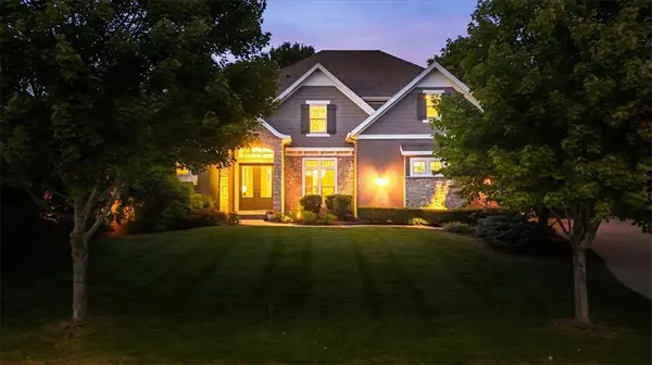 5008 W 141st TER, Leawood, KS 66224