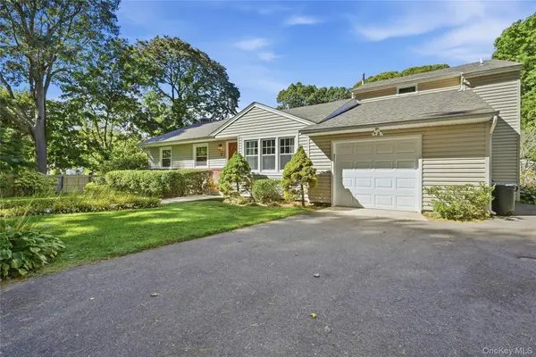 2 Milburn LN, Huntington, NY 11743
