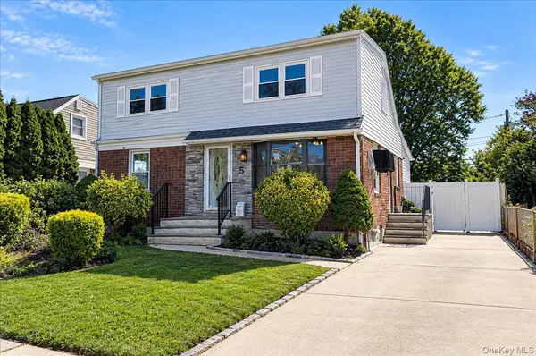 5 Edward AVE, Hicksville, NY 11801
