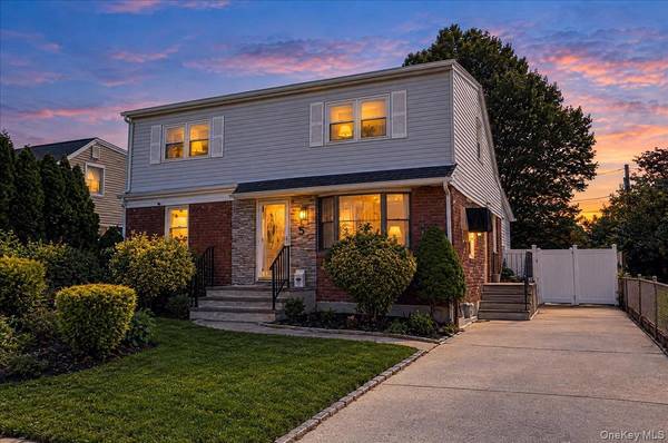 5 Edward AVE, Hicksville, NY 11801