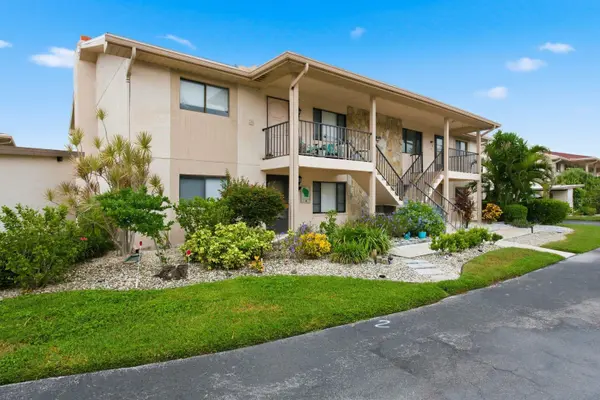 9960 EAGLES POINT CIR #4, Port Richey, FL 34668