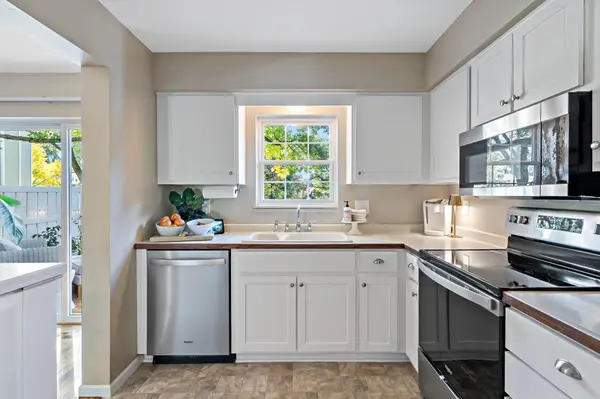 10673 Sherman DR, Eden Prairie, MN 55347