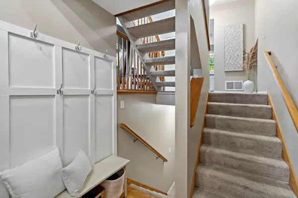10673 Sherman DR, Eden Prairie, MN 55347