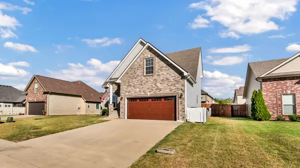 1005 Shirley Dr, Clarksville, TN 37042